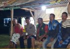 Polsek Ciemas Polres Sukabumi Monitoring Satkamling Desa Cibenda untuk Tingkatkan Keamanan Lingkungan