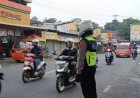 Polsek Parungkuda Polres Sukabumi Laksanakan Pengaturan Lalu Lintas, Arus Kendaraan Terpantau Lancar
