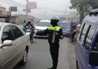 Polsek Parungkuda Polres Sukabumi Laksanakan Pengaturan Arus Lalu Lintas di Titik Rawan Kepadatan