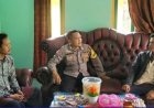 Polsek Cibadak Polres Sukabumi Pererat Silaturahmi dengan Warga melalui Door to Door System di Desa Sukadamai